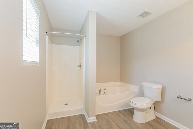 Building Photo - 1052 Navaho Trail