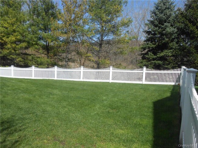 Building Photo - 80 Landmark Ct