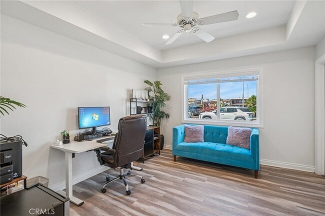 Building Photo - 6111 Seashore Dr