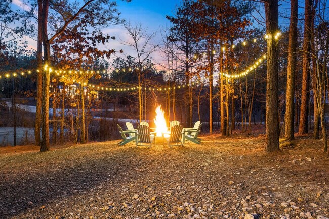 Building Photo - 222 Lost Creek Trl