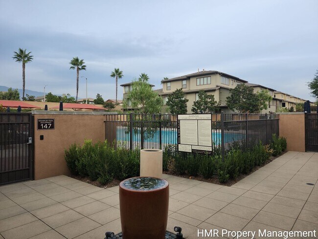 Building Photo - 12377 Hollyhock Dr