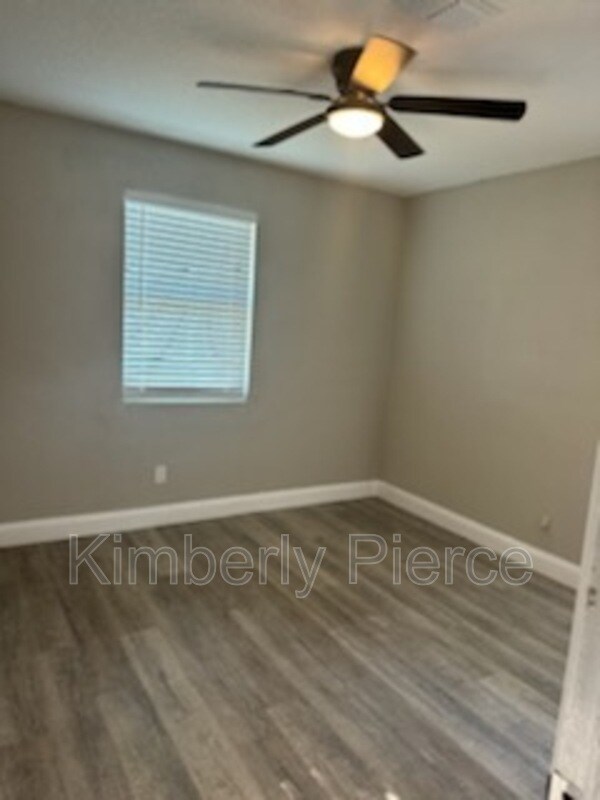 Building Photo - 117 W 26th St