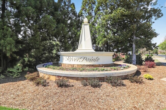 Building Photo - 16205 Riverpointe Dr