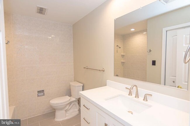 Building Photo - 20A Oscar Hammerstein Way