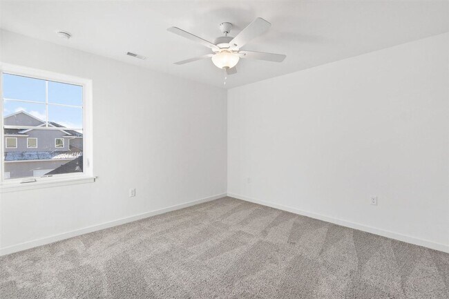 Building Photo - 624 Catherine Dr