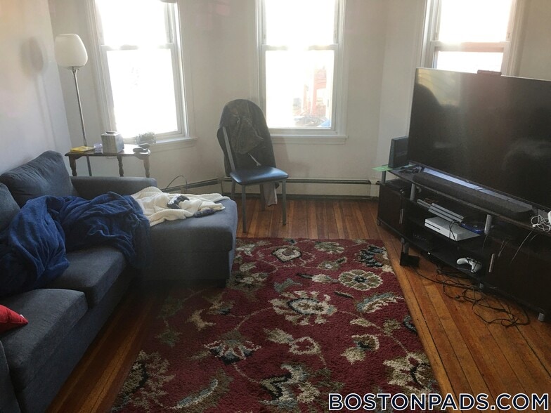 Building Photo - 58 Mansfield St