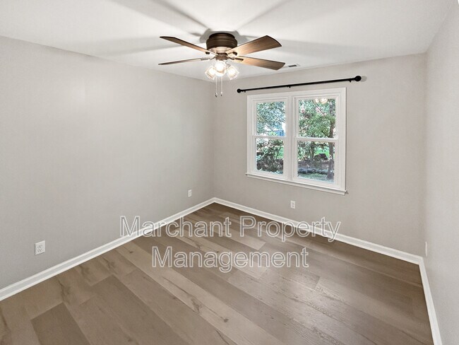 Building Photo - 7 Waxwing Ct