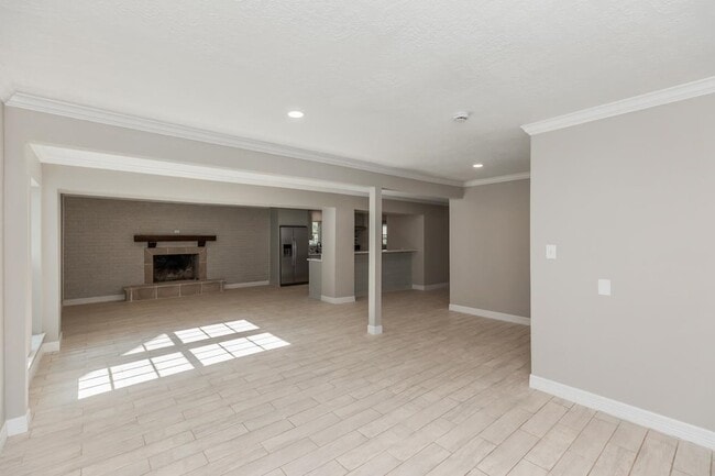 Building Photo - 185 El Pinto