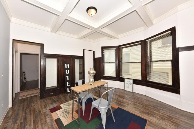 Building Photo - 3238 W Juneau Ave
