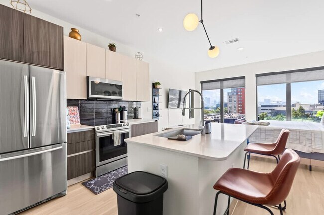 Building Photo - 1055 Brady Ave NW