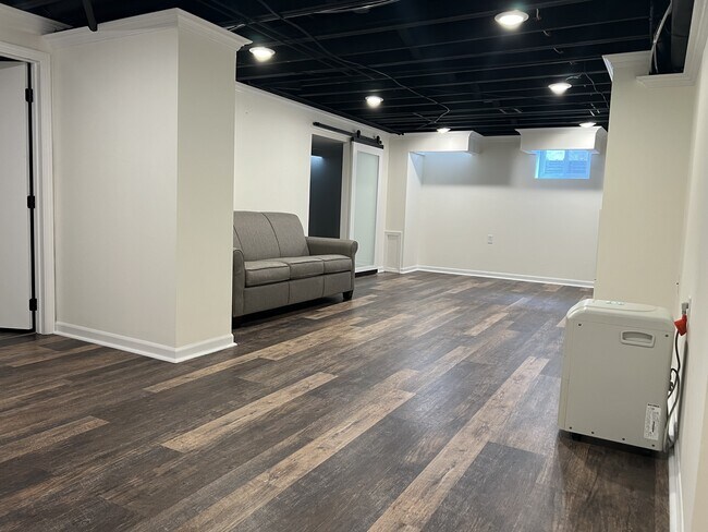 Building Photo - 2240 Delaware Dr