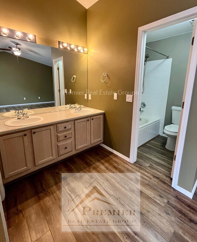 Building Photo - 6973 Los Reyes Cir
