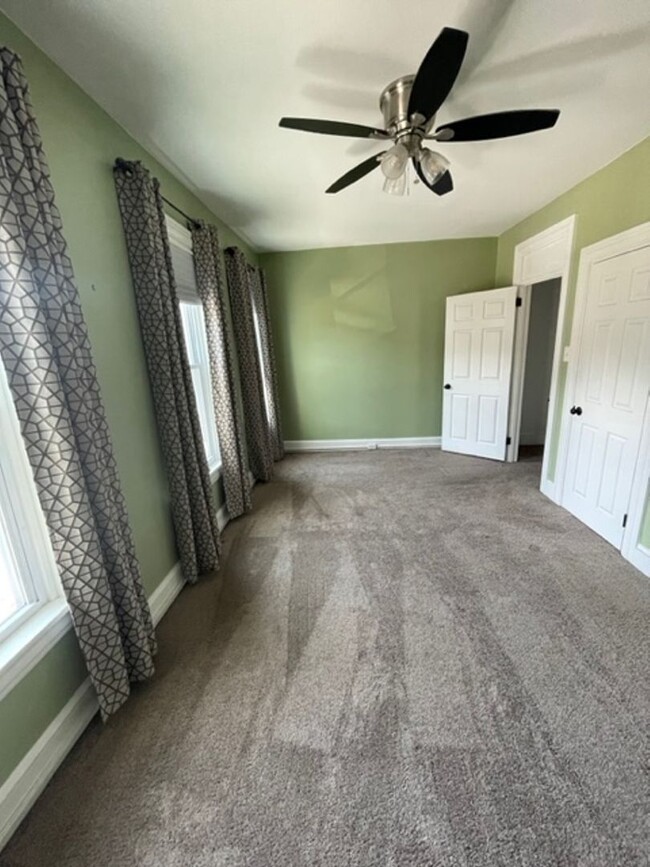 Building Photo - Newly Renovated 3 Bedroom in Lancaster! In...