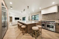 Building Photo - 10742 Walnut Dr
