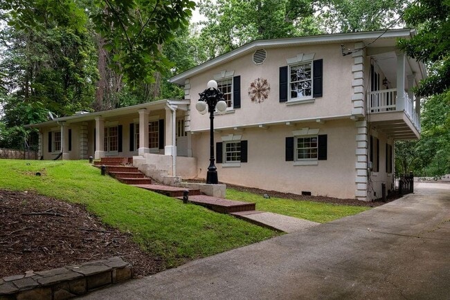 Primary Photo - 2631 Northside Dr NW