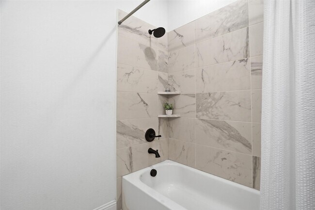 Building Photo - 513 Fieldstone Ln
