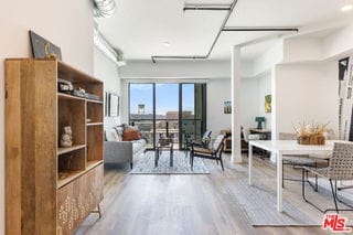 Building Photo - 3800 Mentone Ave