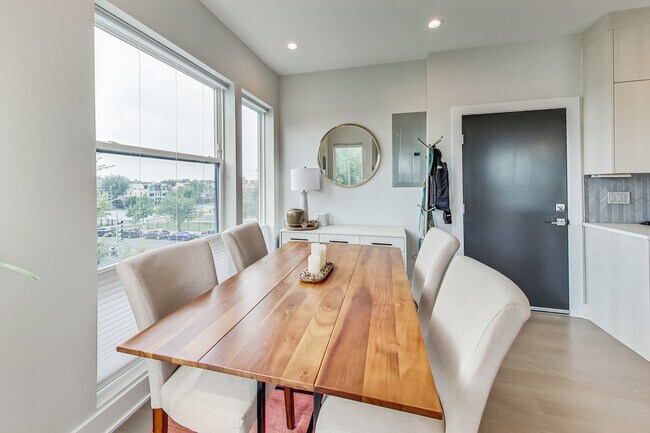 Building Photo - 653 Irving St NW