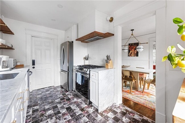 Building Photo - 1031 Austin Ave NE