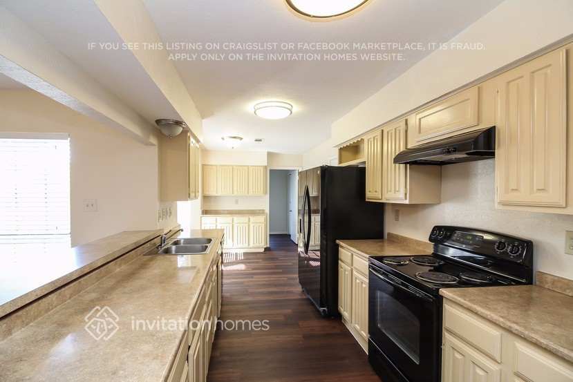 Building Photo - 421 Kingsbridge Dr