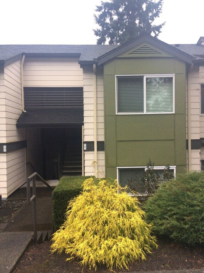 Building Photo - Beautiful 1 BDRM/1 BATH Condo at Madera West in Federal Way!
