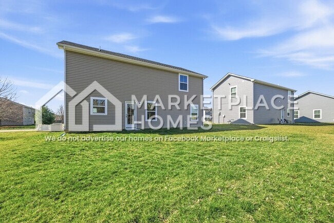 Building Photo - 1645 Juniper Ln