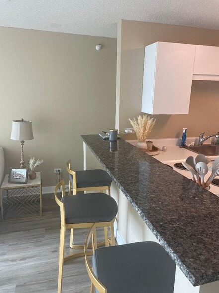 Building Photo - 2 E Erie St