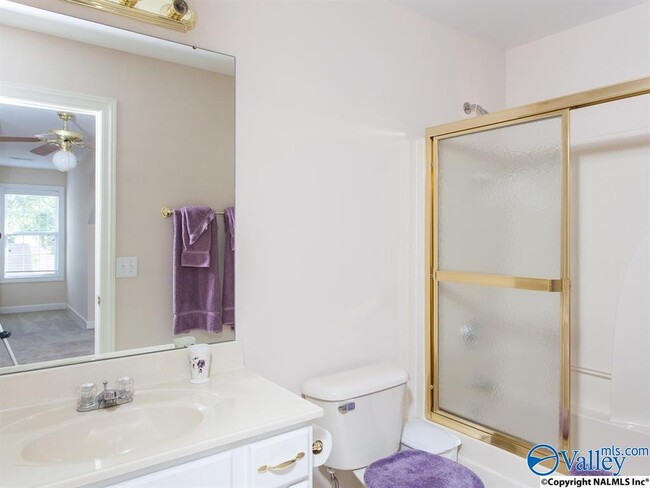 Building Photo - 736 Hobbs Rd SE