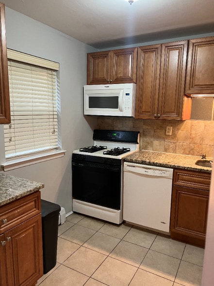 Building Photo - 2467 NJ-10