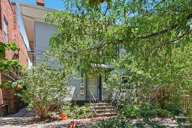 Building Photo - Historic Capitol Hill Apartment with Private Balcony