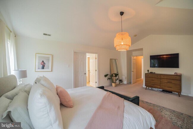 Building Photo - 3746 Spring Meadow Dr