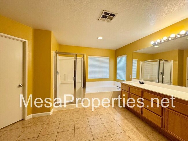 Building Photo - 14580 Maverick Pl