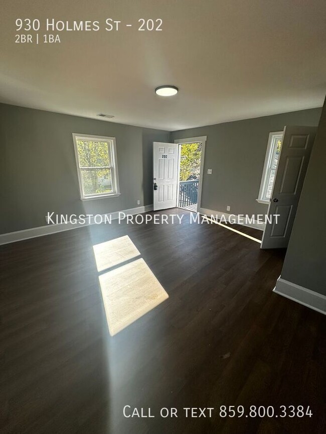 Building Photo - Newly Renovated 2 Bedroom Now Available! 1...