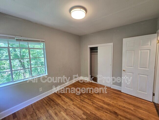 Building Photo - 111 Hollyberry Ln