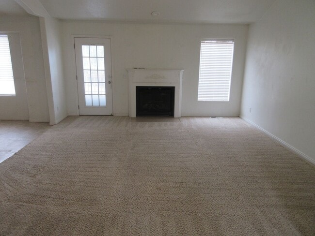 Building Photo - 917 S Laurie Ln