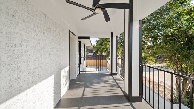 Building Photo - One of a Kind Luxury Home Close to Downtow...