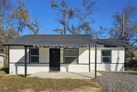 Building Photo - 407 Hemlock St