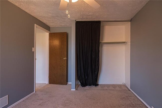 Building Photo - 84 Cortland Dr W