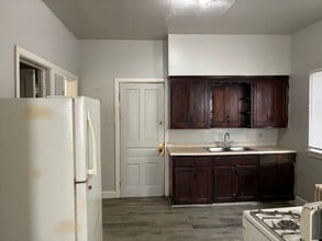 Building Photo - 1130 W Washington St