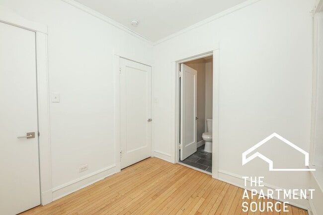 Building Photo - 929 Michigan Ave