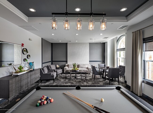 Building Photo - 427 Stallion Cir W