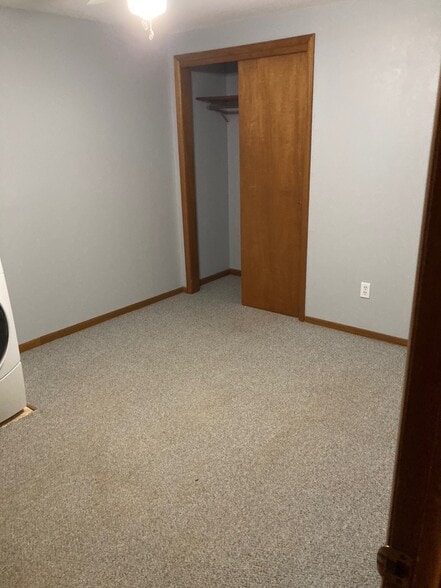 Master Bed - 109 1st Ave N