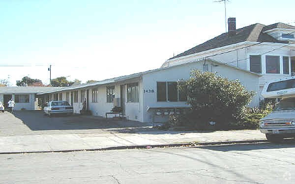 Building Photo - 1438 44th Ave