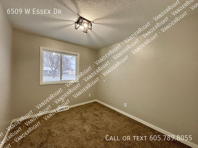 Building Photo - 6509 W Essex Dr