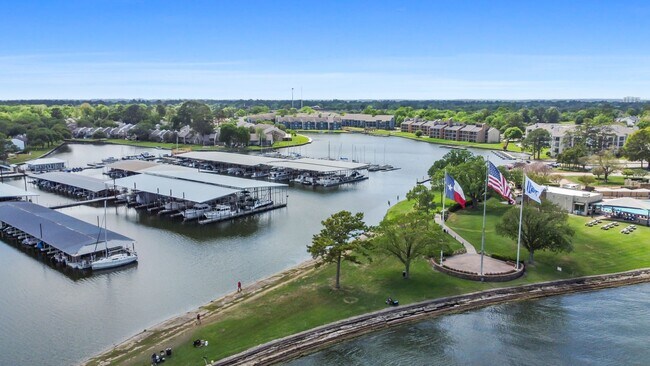 Building Photo - 12500 Melville Dr