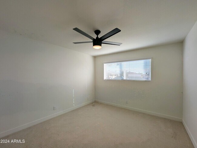 Building Photo - 121 N Flint Cir