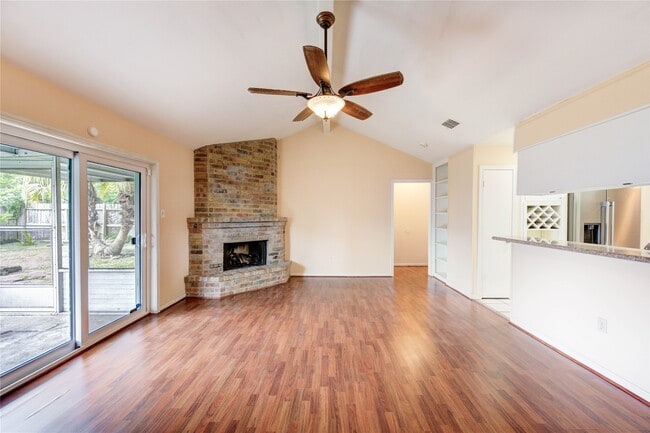 Building Photo - 5711 Weeping Willow Rd