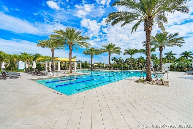 Building Photo - 16310 Oakview Dr