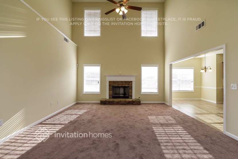 Building Photo - 3465 Gardenside Dr SW