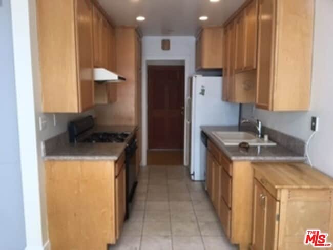 Building Photo - 12205 Gorham Ave